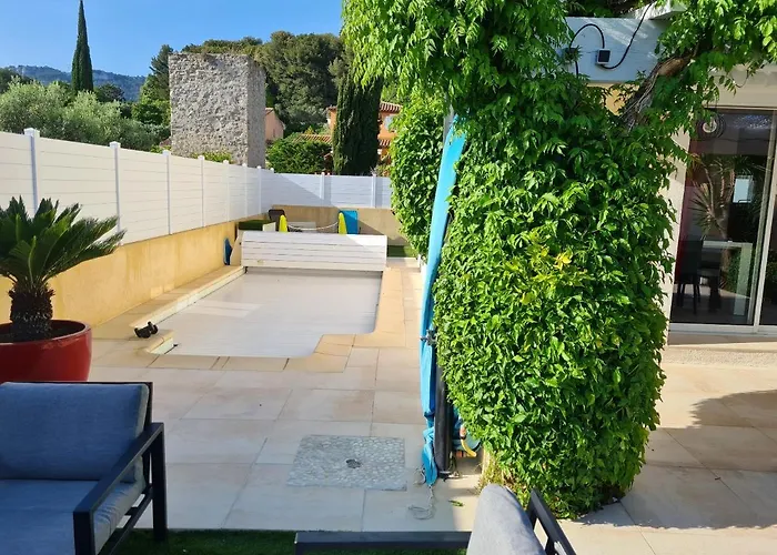 Elegante A + Piscine Villa
